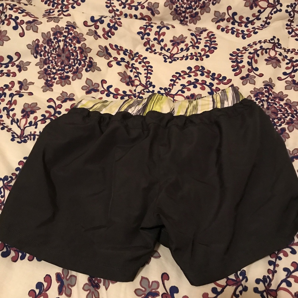 Shorts - Picture 3 of 3